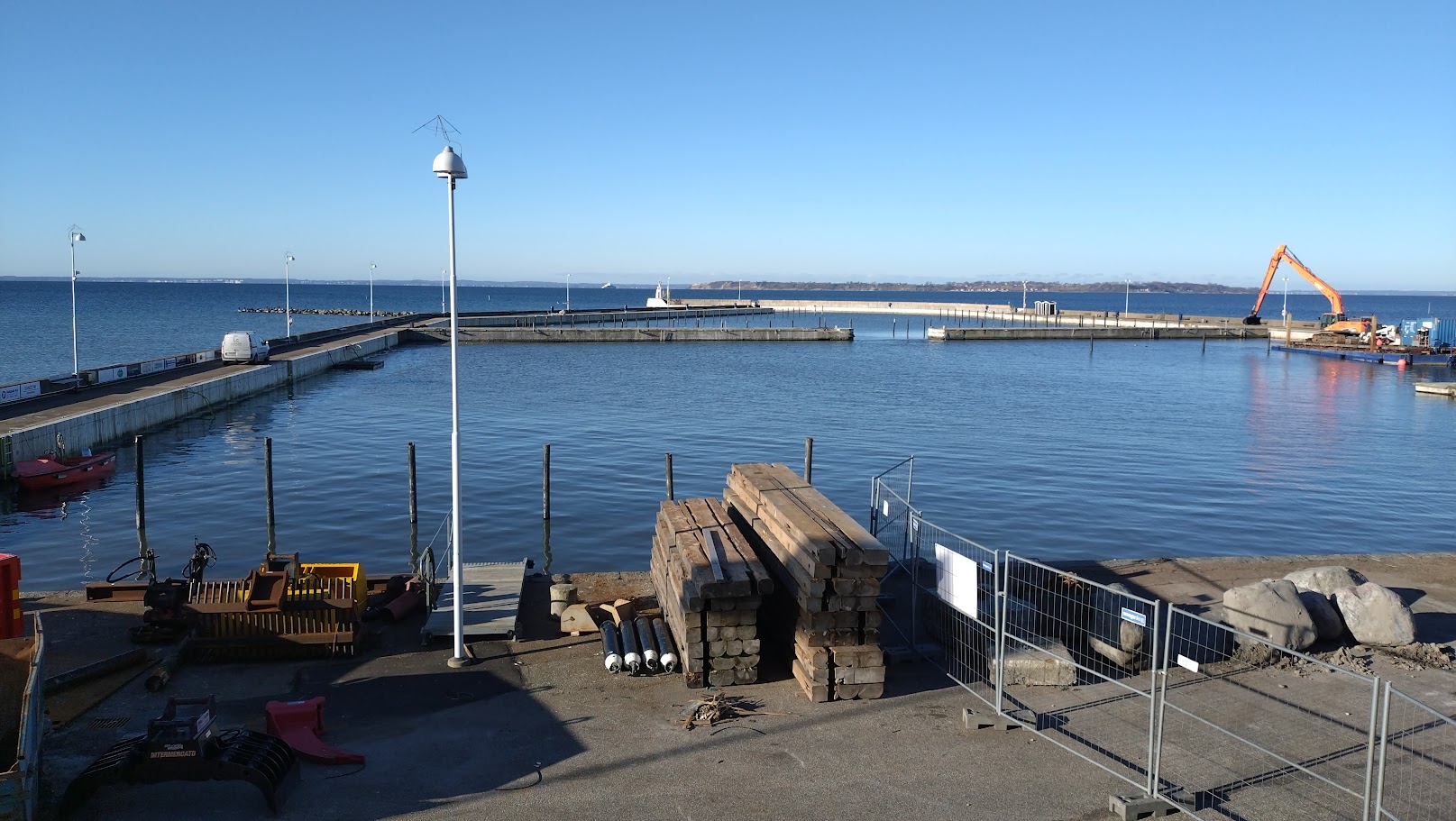 image: En uppdatering om vad som händer med muddringen och renoveringen av Borstahusens hamn